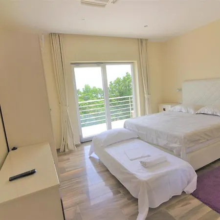 Manuela Guest house
