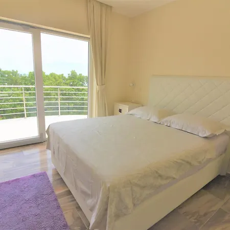 Manuela Guest house