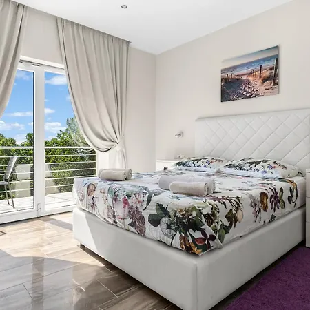 Guest house Manuela 3*