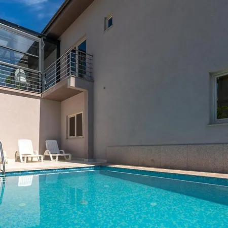 Guest house Manuela 3*